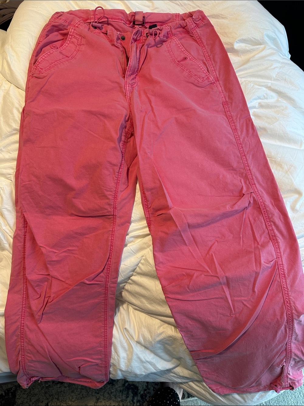 American Eagle Outfitters Men's Cargo Pants in Vibrant Pink